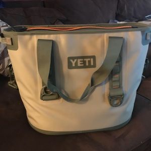 Yeti Hopper 30